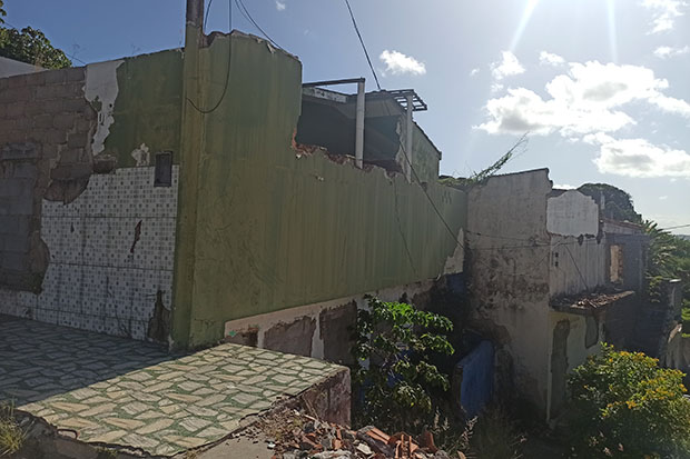 Escombros de casas após o desastre ambiental em Maceió (AL). Foto: Patrícia Guarnieri/arquivo pessoal